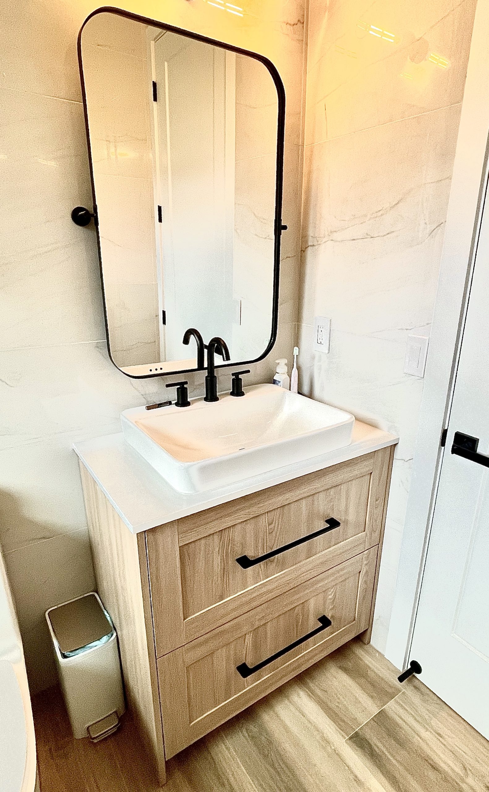 Vanities - Single Sink - Floating - Shaker - Modern - Freestanding